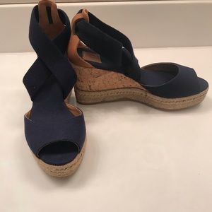 NWOT Tory Burch Navy Canvas Wedge Sz 7